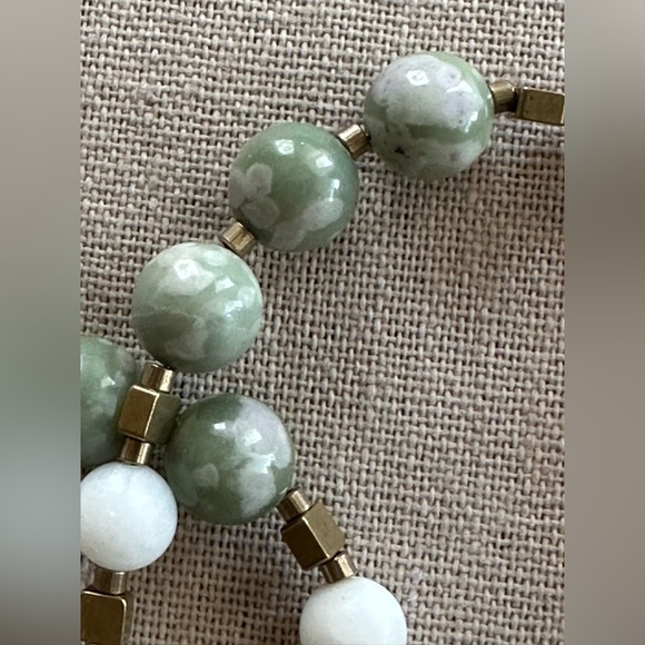 24 inch Jade and Alabaster bead necklace NWOT - Picture 9 of 13